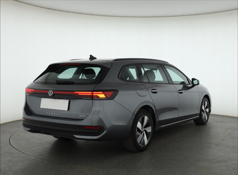 Volkswagen Passat, 2024