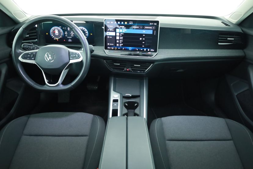 Volkswagen Passat, 2024