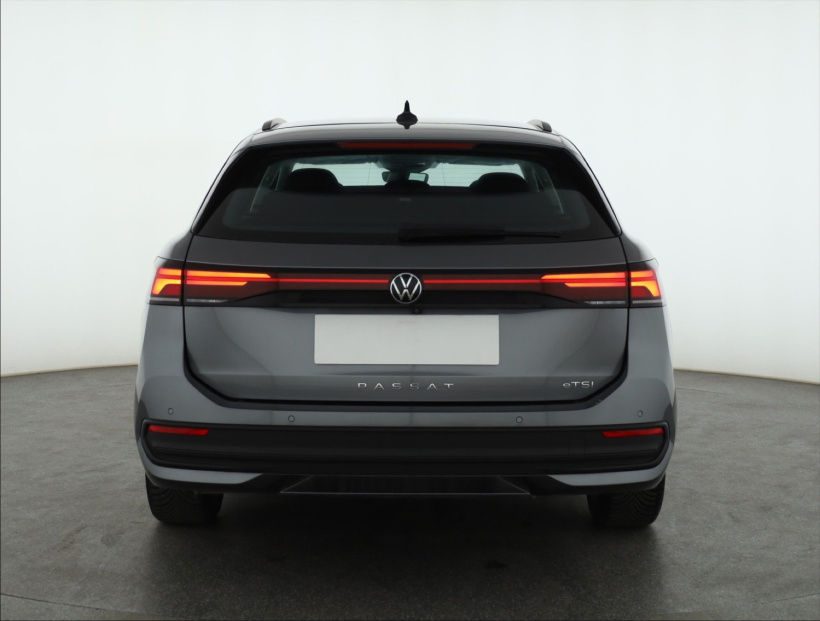Volkswagen Passat, 2024