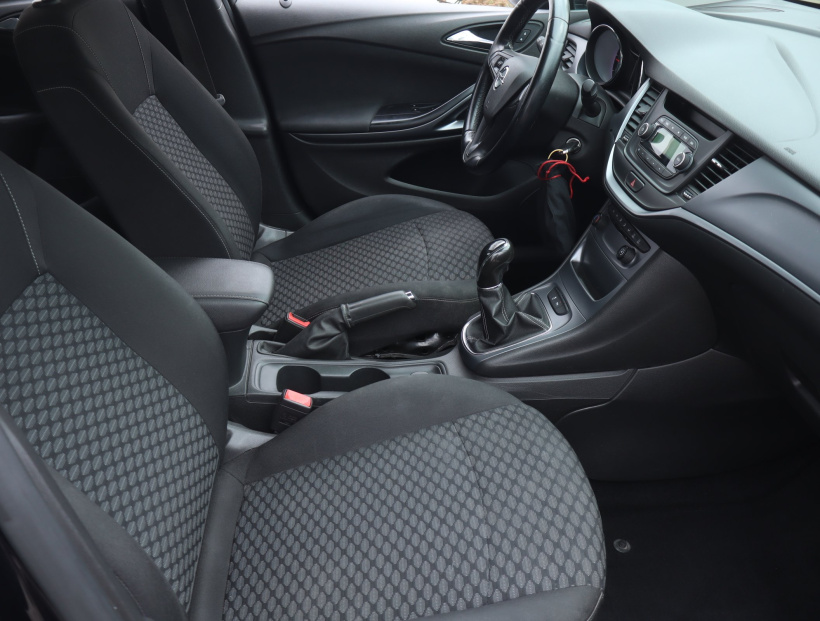 Opel Astra, 2018