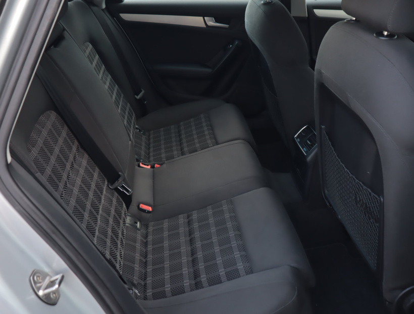 Audi A4, 2012