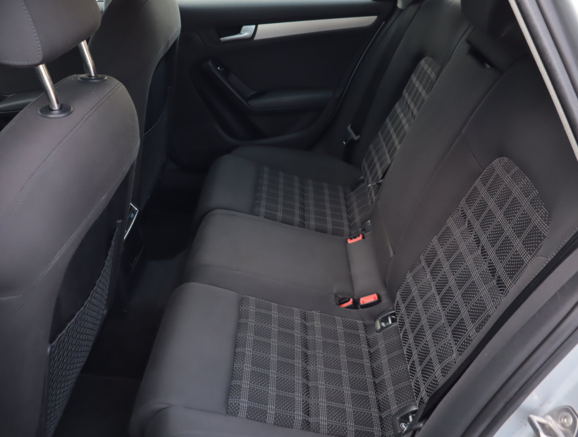 Audi A4, 2012