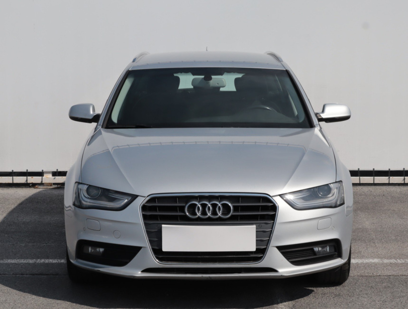 Audi A4, 2012