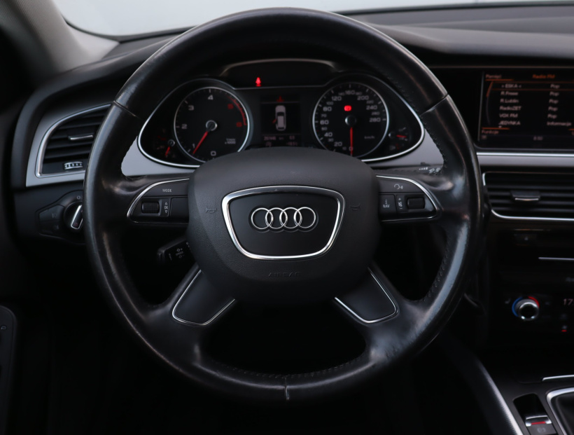 Audi A4, 2012