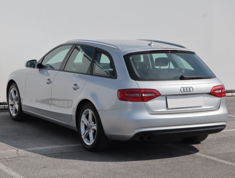 Audi A4, 2012