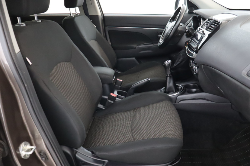 Mitsubishi ASX, 2016