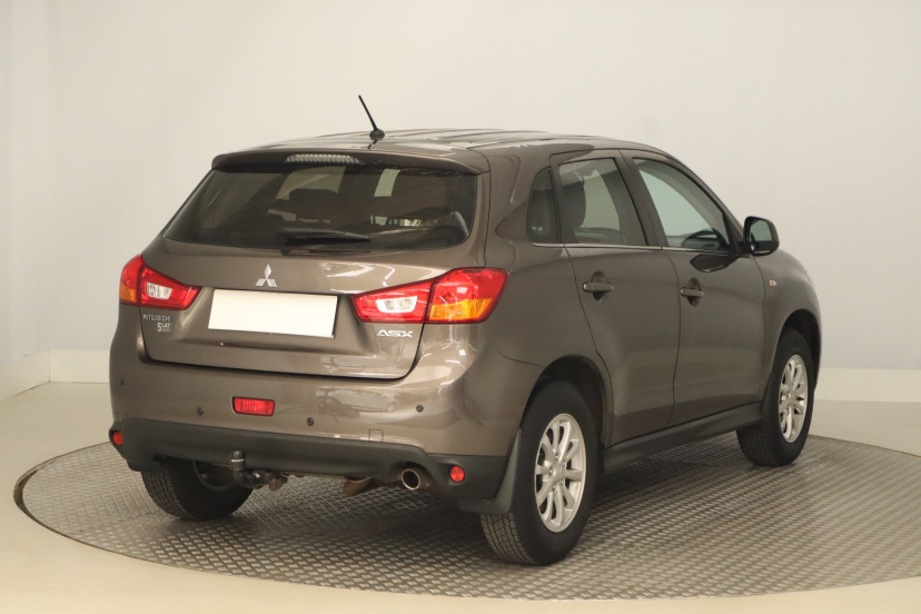 Mitsubishi ASX, 2016