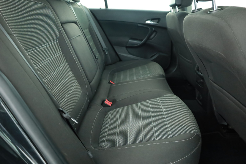 Opel Insignia, 2011