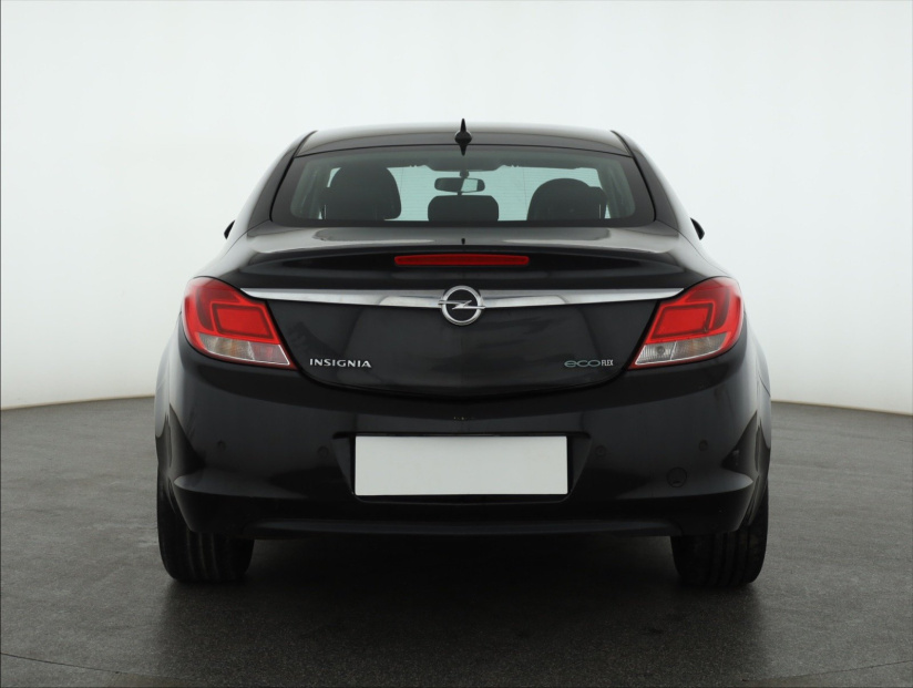 Opel Insignia, 2011