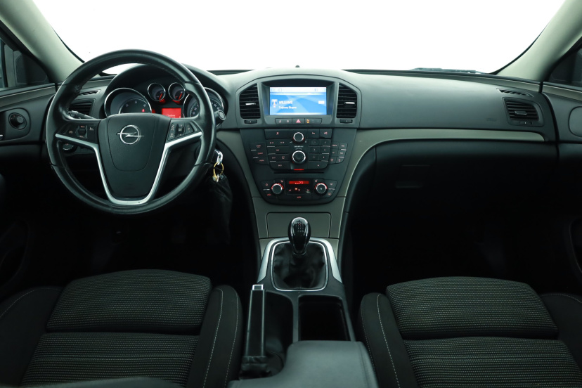 Opel Insignia, 2011
