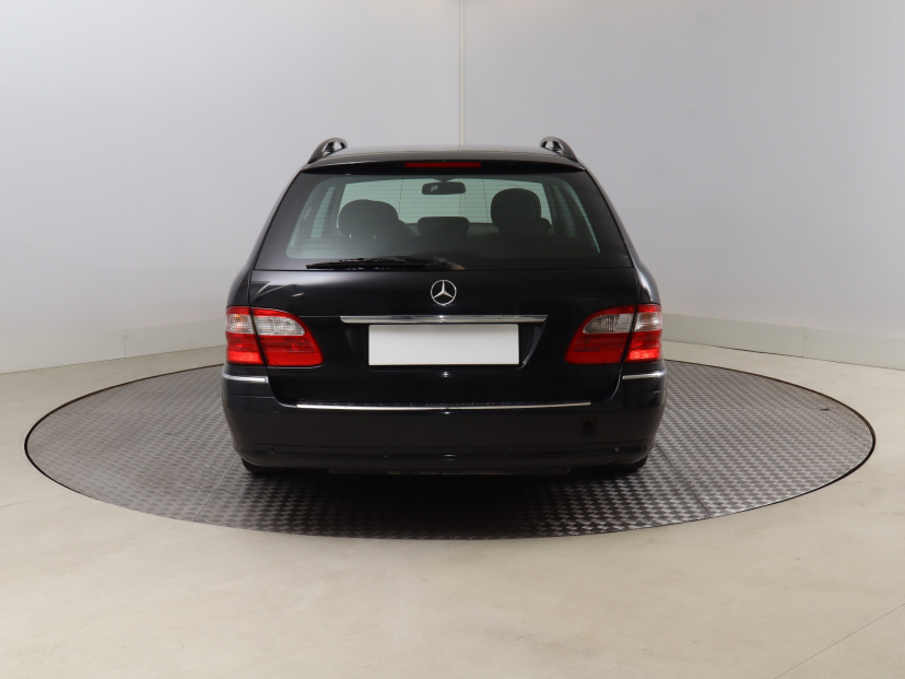 Mercedes-Benz E, 2006