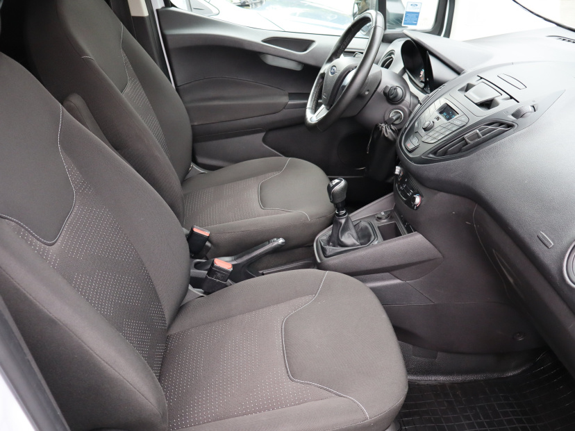 Ford Transit Courier, 2021