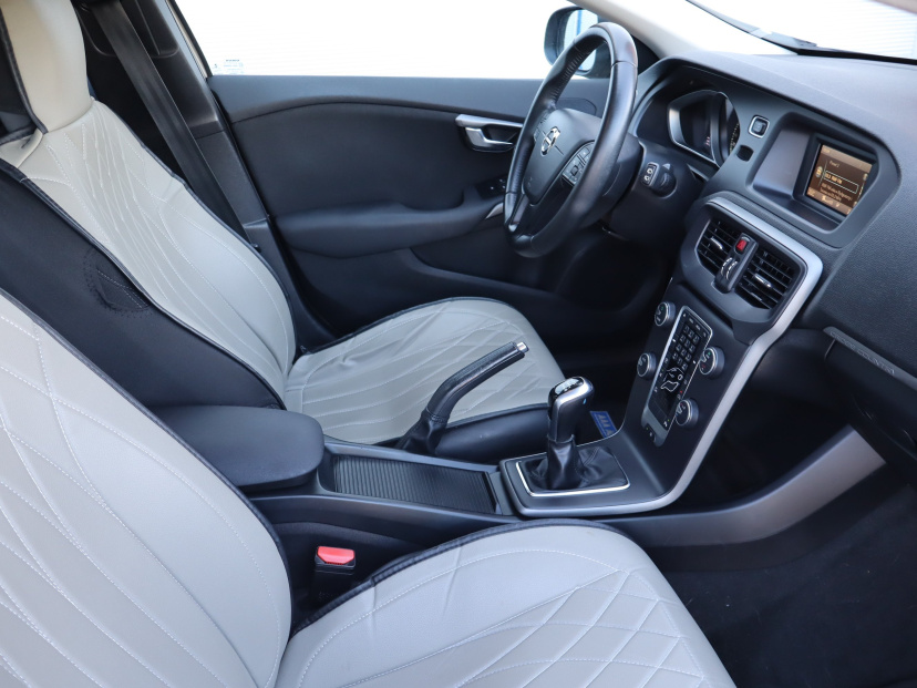 Volvo V40 Cross Country, 2017