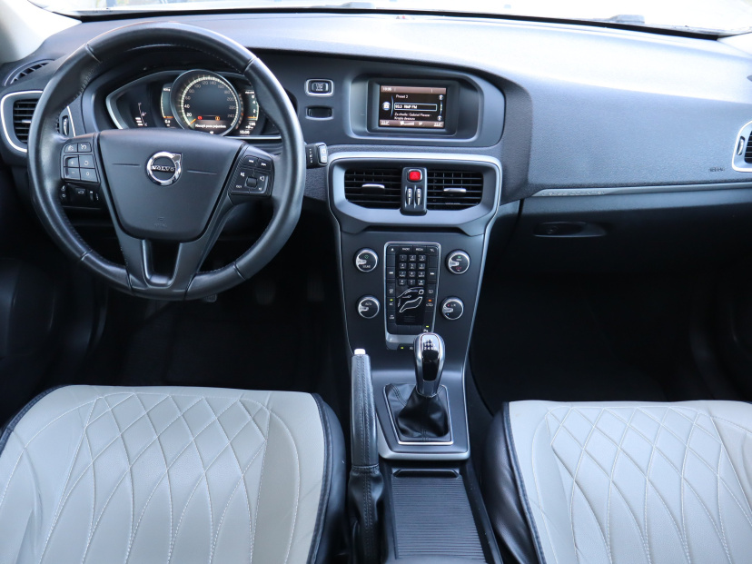 Volvo V40 Cross Country, 2017