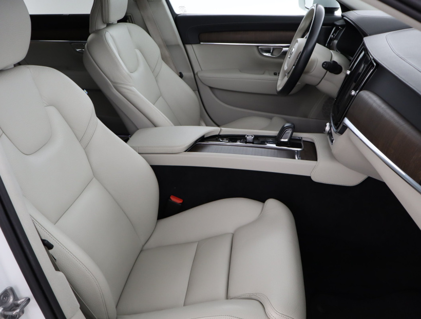 Volvo V90 Cross Country, 2021