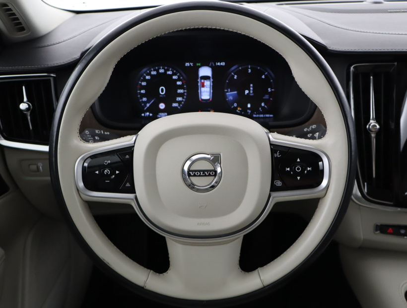 Volvo V90 Cross Country, 2021