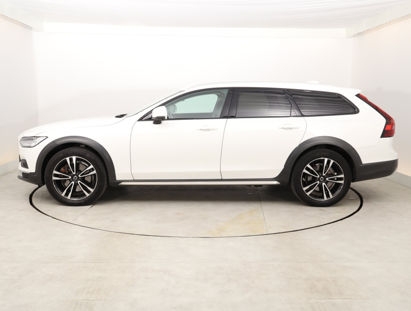 Volvo V90 Cross Country, 2021