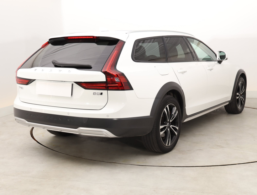 Volvo V90 Cross Country, 2021