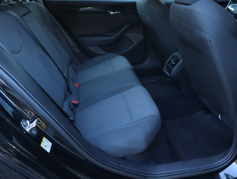 Volkswagen Passat, 2024