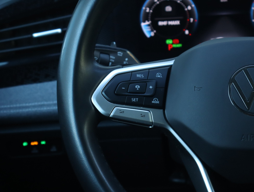 Volkswagen Passat, 2024