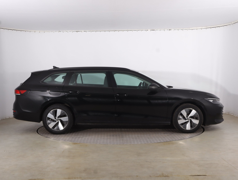 Volkswagen Passat, 2024