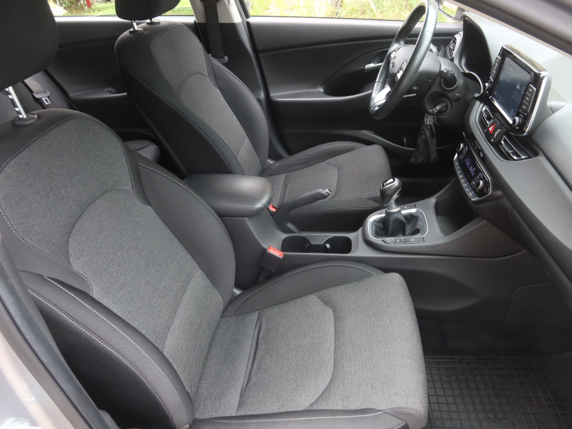 Hyundai i30, 2022