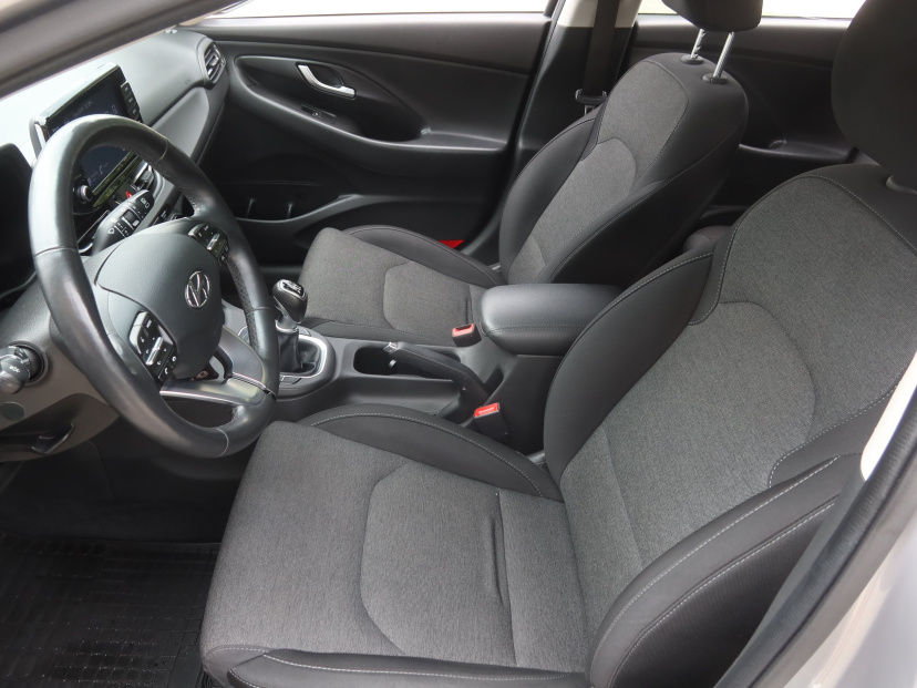 Hyundai i30, 2022