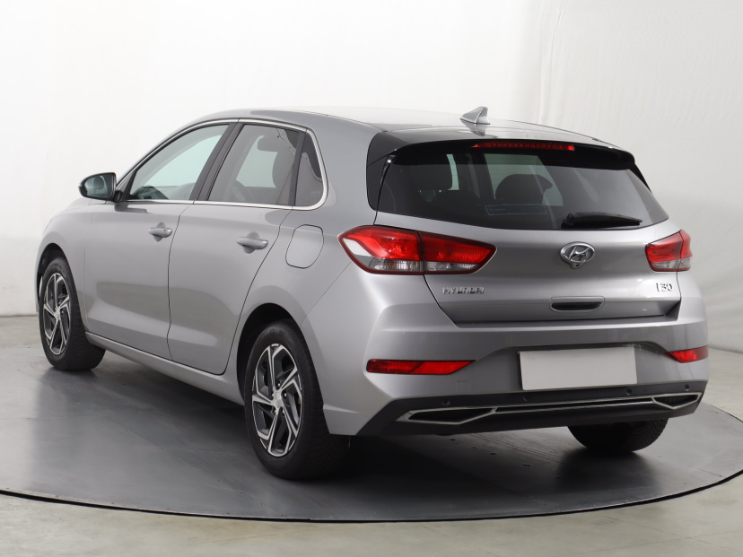 Hyundai i30, 2022