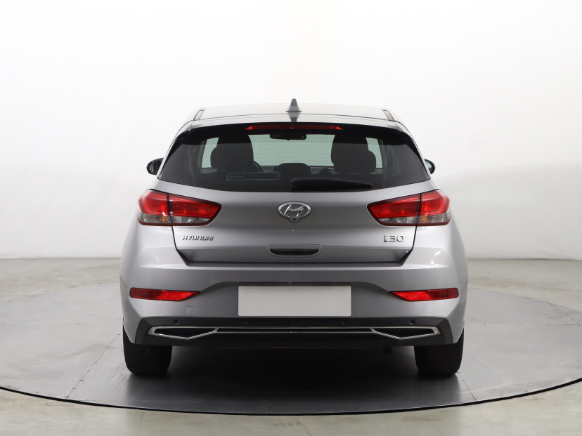 Hyundai i30, 2022