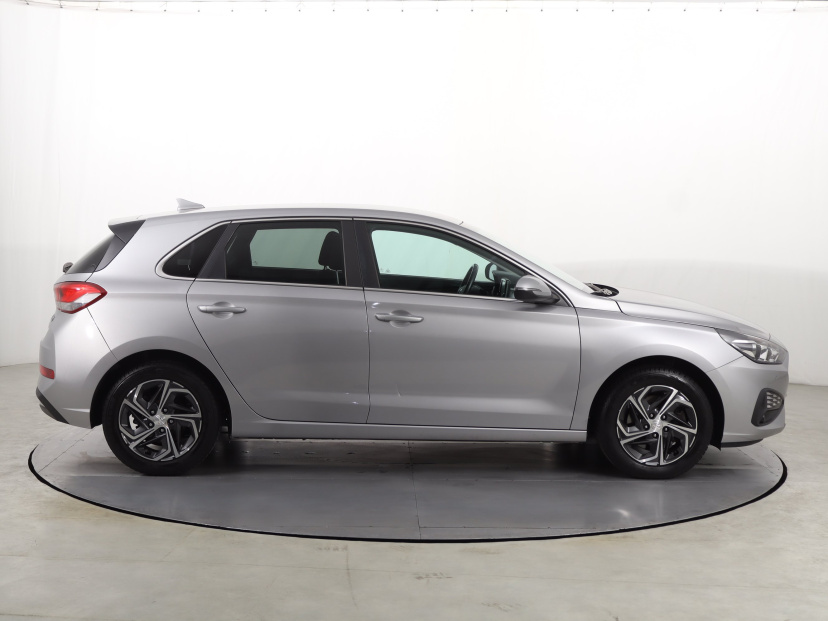 Hyundai i30, 2022
