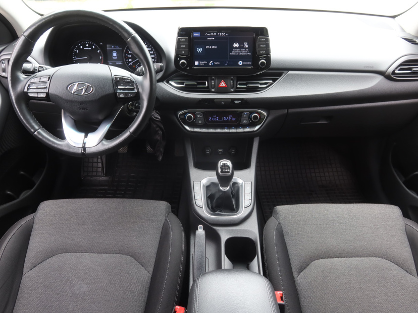 Hyundai i30, 2022