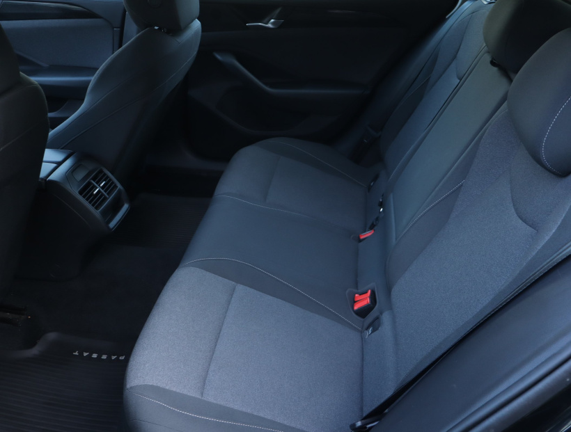 Volkswagen Passat, 2024
