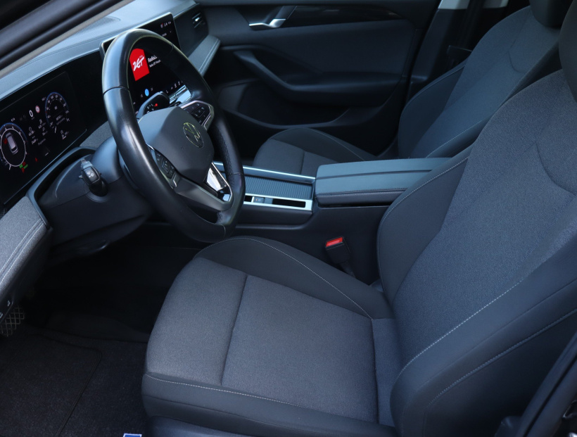 Volkswagen Passat, 2024