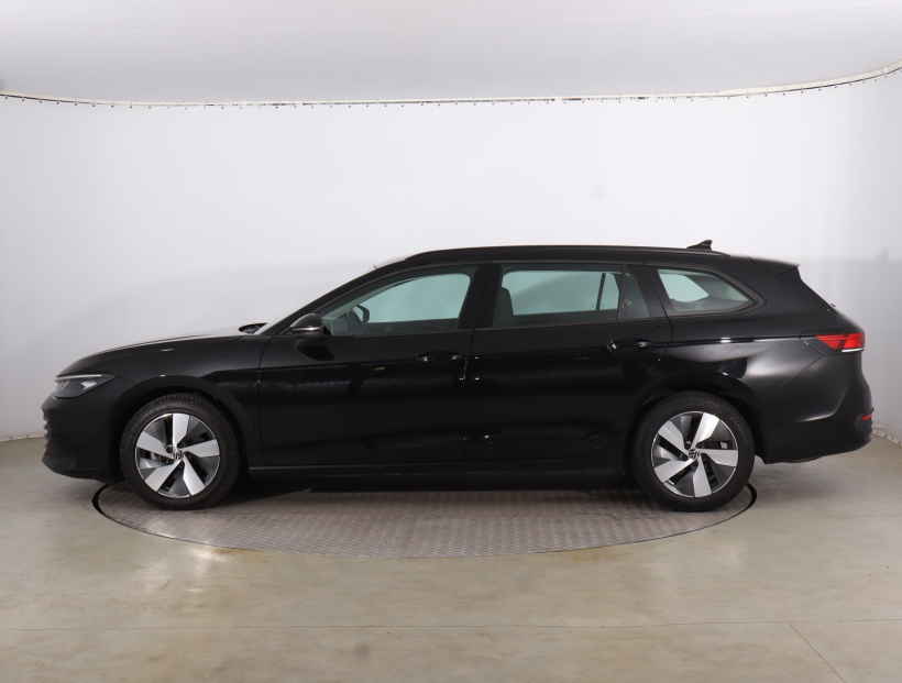 Volkswagen Passat, 2024