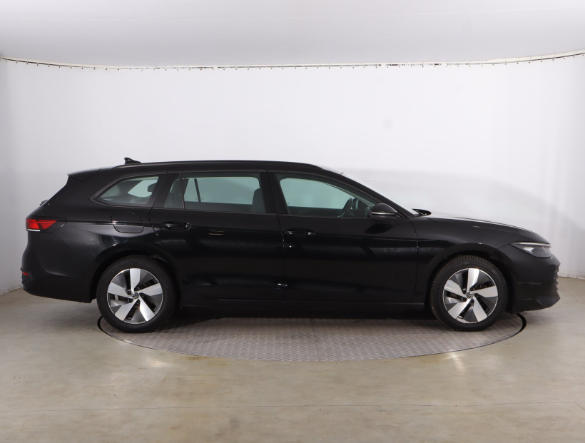 Volkswagen Passat, 2024