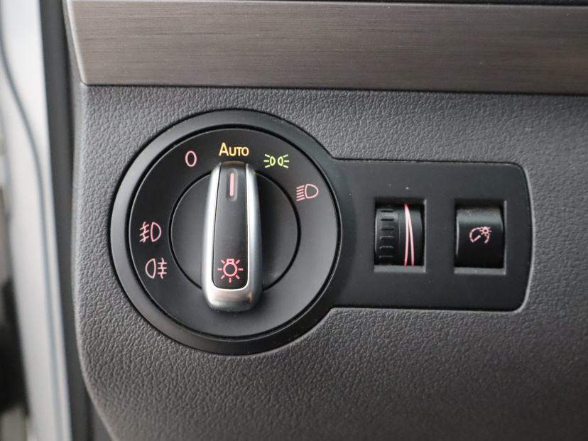 Volkswagen Touran, 2012