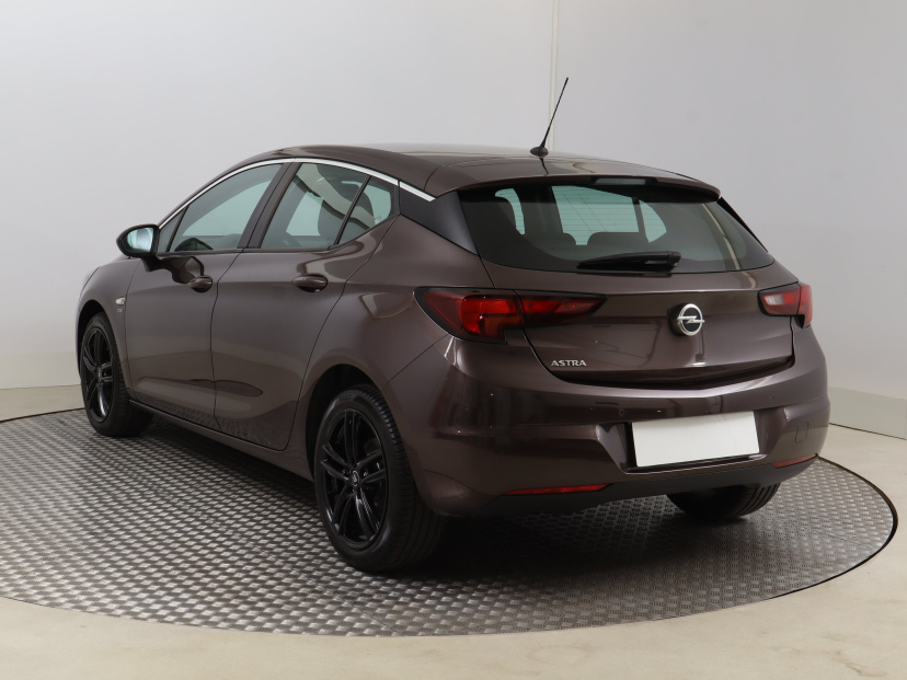Opel Astra, 2019