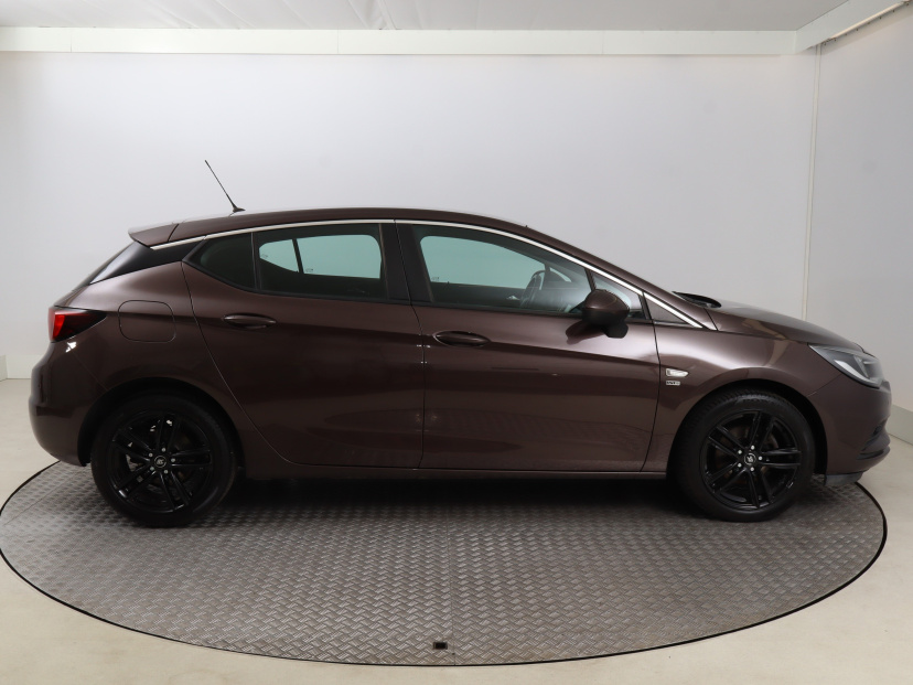 Opel Astra, 2019