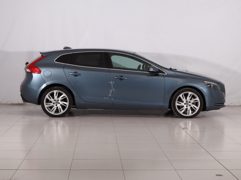 Volvo V40, 2012