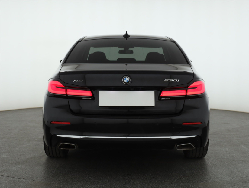 BMW 5, 2022