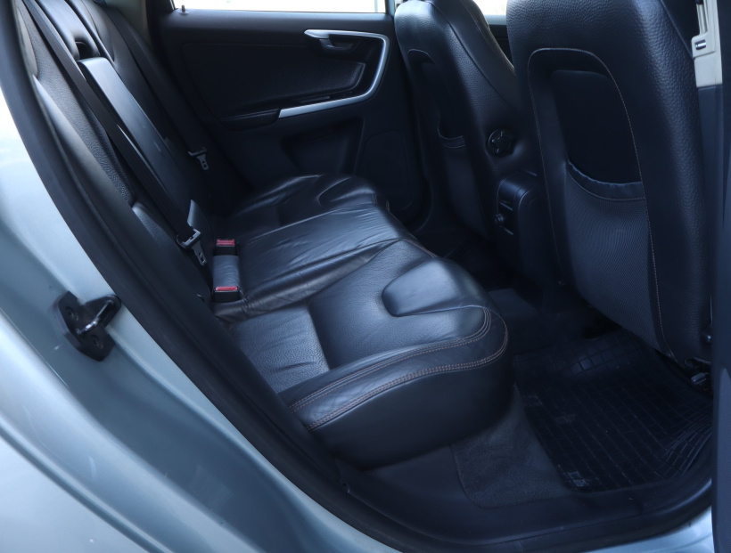 Volvo XC60, 2010