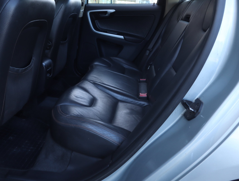 Volvo XC60, 2010