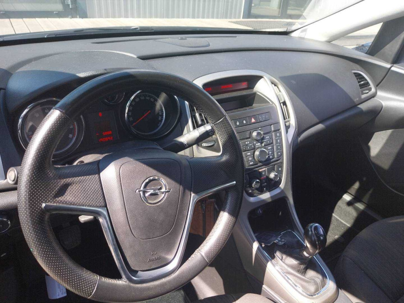 Opel Astra, 2012