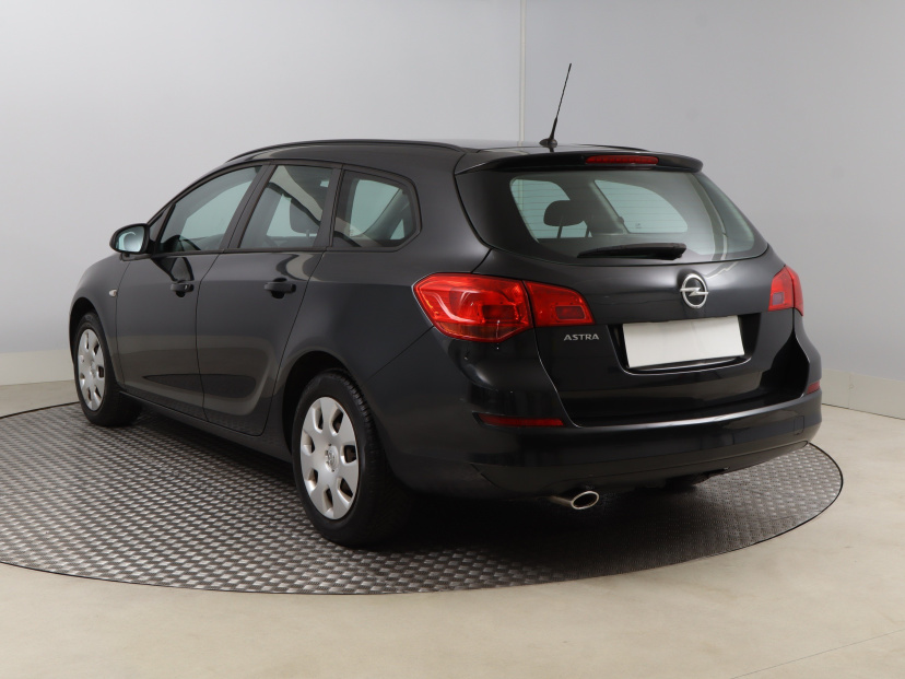 Opel Astra, 2012