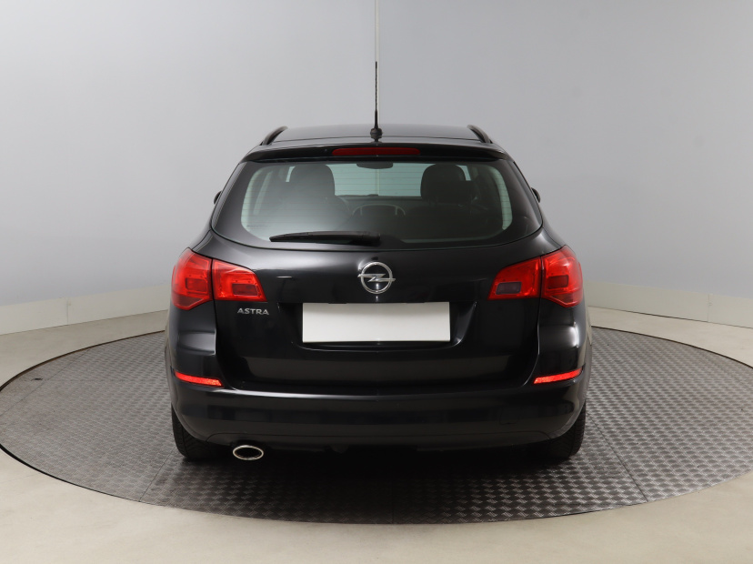 Opel Astra, 2012