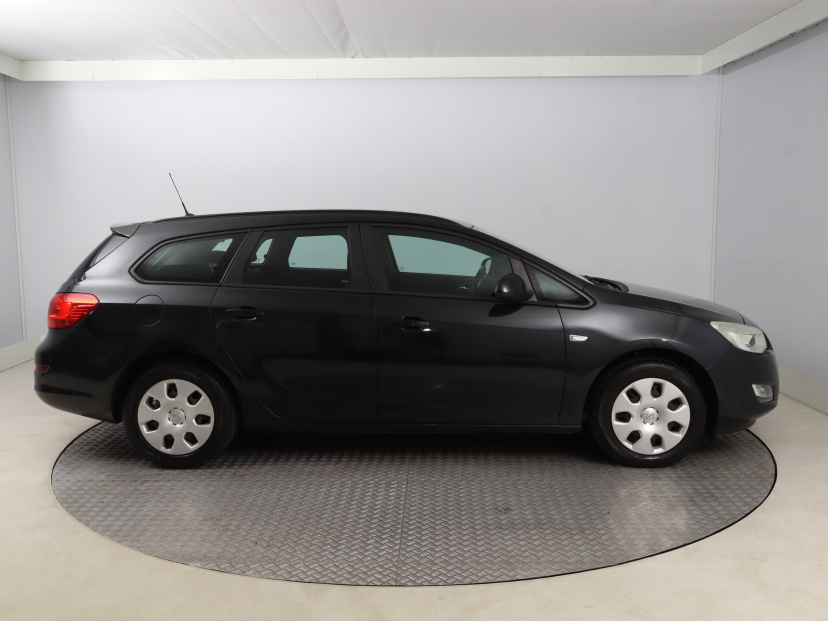 Opel Astra, 2012