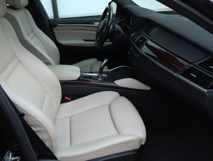 BMW X6, 2011