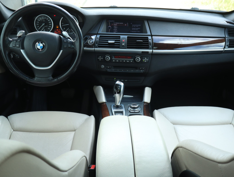 BMW X6, 2011