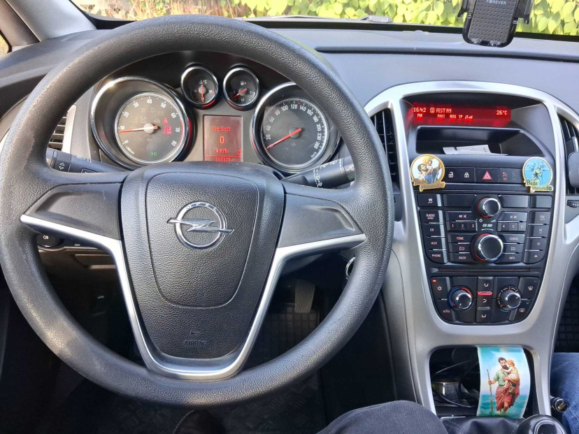 Opel Astra, 2010
