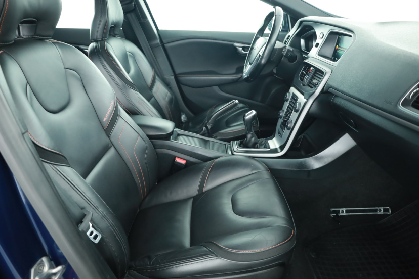 Volvo V40, 2014